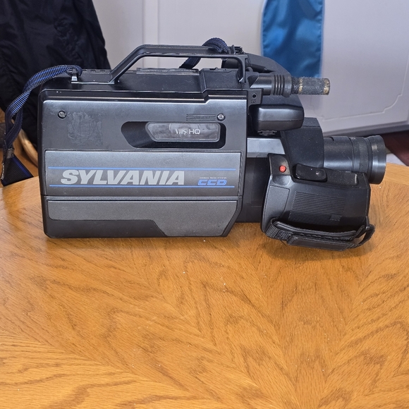 Vintage Other - Sylvania High Shutter CCD Video Recorder VHS Untested